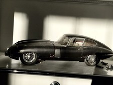 2 x Modell Revell 1:8 Jaguar